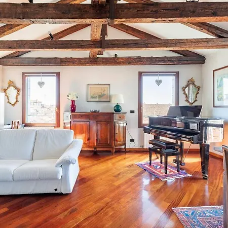 Pensión Le Mansarde Deluxe 3*