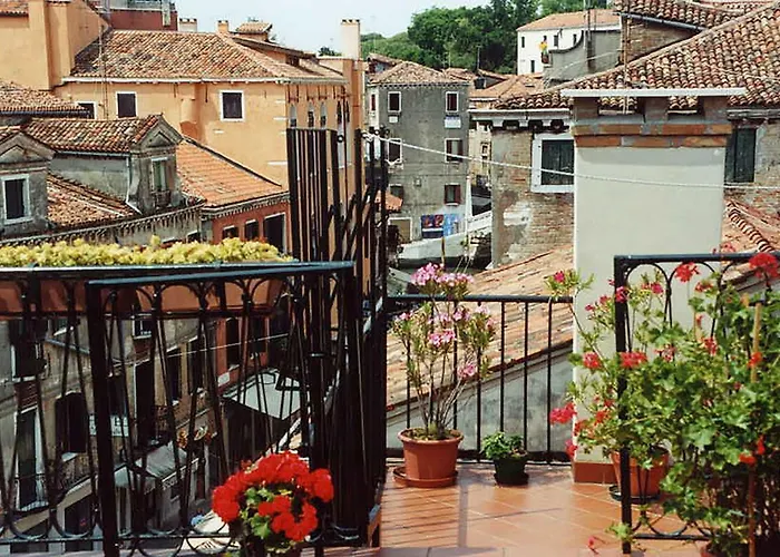 Le Mansarde Deluxe Guest house